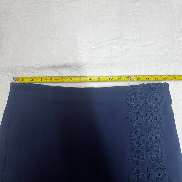 Crown & Ivy Navy Blue Slip On Skirt/Shorts Skort Sz10 Embroidered Hem Front Slit - Picture 8 of 11
